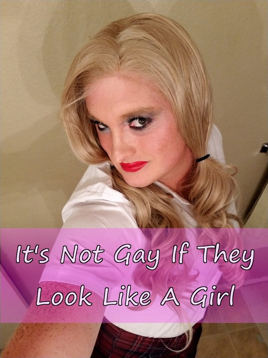 Sissy Kristina Ryder loves to get captioned and exposed #zikSpNso